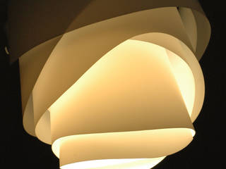 Rose lamp, Pecoramelloarchitetti Pecoramelloarchitetti Moderne Häuser Holz-Kunststoff-Verbund Weiß