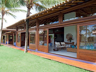 carpintería en madera tropical , comprar en bali comprar en bali Mediterranean style windows & doors Solid Wood Wood effect