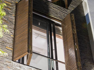 "Singaar", Nikunj Sharma Design Studio Nikunj Sharma Design Studio Windows لکڑی Wood effect