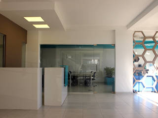 Coworking - Bariloche, Triad Group Triad Group Commercial spaces Engineered Wood Transparent