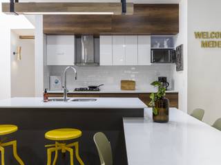 casa laureles, Adrede Arquitectura Adrede Arquitectura Modern kitchen Bricks Black
