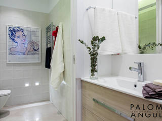 Un PEQUEÑO APARTAMENTO en color blanco muy acogedor, Interiorismo Paloma Angulo Interiorismo Paloma Angulo Casas de banho modernas