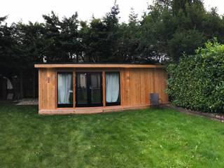 A music Studio in a garden, Nordic Wood Ltd Nordic Wood Ltd Scandinavian style study/office Wood Wood effect