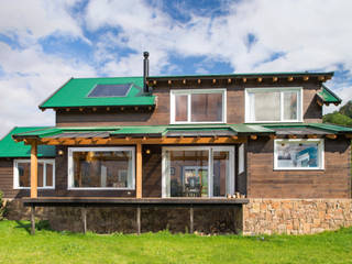 Casa de madera en San Martin de los Andes, Patagonia Log Homes - Arquitectos - Neuquén Patagonia Log Homes - Arquitectos - Neuquén Casas de madera Madera Acabado en madera