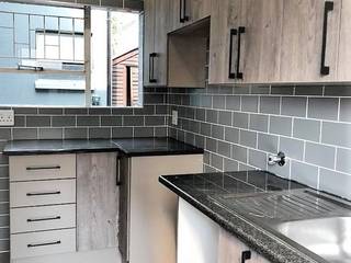 Apartment Kitchen, Zingana Kitchens and Cabinetry Zingana Kitchens and Cabinetry Built-in kitchens