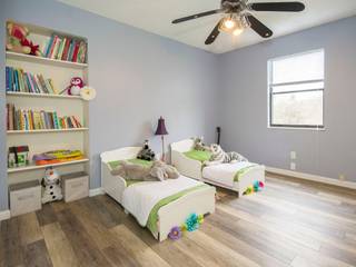 Flooring - hardwood floor in a bedroom, Donald Builders Chiswick Donald Builders Chiswick Camera da letto moderna