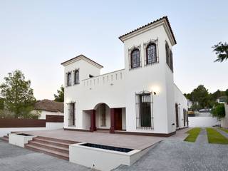 Rehabilitación de casa en la huerta, 2J Arquitectura 2J Arquitectura فيلا