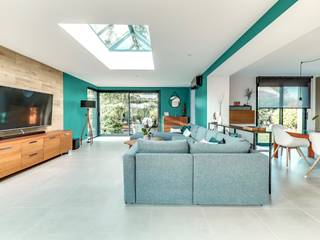 Une extension d'architecte aménagée et décorée, ATDECO ATDECO Modern Living Room Green