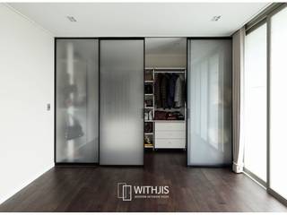 드레스룸 WALK IN CLOSET, WITHJIS(위드지스) WITHJIS(위드지스) Modern dressing room Aluminium/Zinc Black