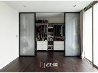 드레스룸 WALK IN CLOSET, WITHJIS(위드지스) WITHJIS(위드지스) Dressing moderne Aluminium/Zinc