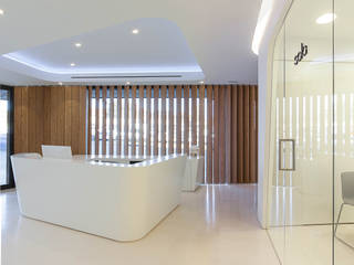 Clínica dental Acevedo , YLAB Arquitectos YLAB Arquitectos مساحات تجارية