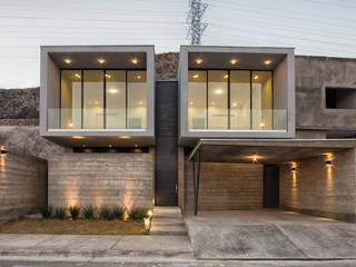 Casa Pedregal, Garzamaya Arquitectos Garzamaya Arquitectos 獨棟房 水泥