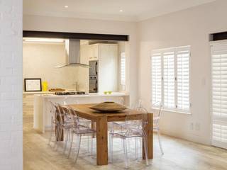 Dining Area Deborah Garth Interior Design International (Pty)Ltd Modern kitchen