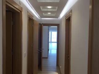 KARATAŞ, MURAT YAPI DEK. İNŞ. TAAH. TİC. LTD .ŞTİ. MURAT YAPI DEK. İNŞ. TAAH. TİC. LTD .ŞTİ. Modern corridor, hallway & stairs