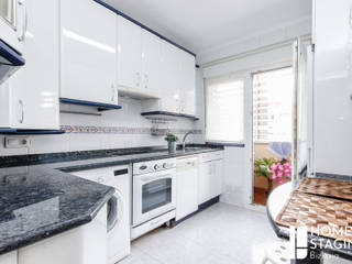 Reformas y decoración para venta de piso en Bilbao, Home Staging Bizkaia Home Staging Bizkaia Dapur Klasik