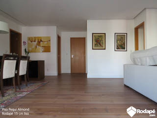 Apto com piso de madeira - Pequi Almond, Rodapé.com Rodapé.com Salones de estilo moderno Madera Acabado en madera