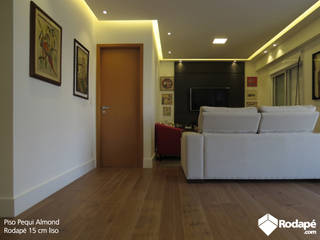 Apto com piso de madeira - Pequi Almond, Rodapé.com Rodapé.com Salones de estilo moderno Madera Acabado en madera
