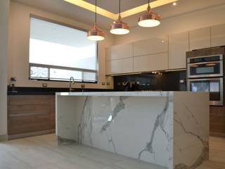 COCINA : Cocinas equipadas de estilo  por Athalia cocinas y Carpinteria 