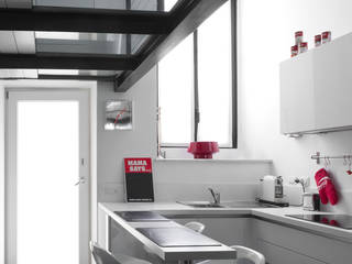 Bianco e nero a colori, Architetto De Pascalis Barbara - ATELIER ARCHITETTURA - Architetto De Pascalis Barbara - ATELIER ARCHITETTURA - Cucina moderna