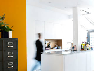Kleurrijke familiewoning Den Haag, Atelier Perspective Atelier Perspective Moderne woonkamers