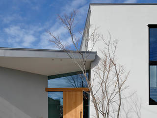 上田町の家, arc-d arc-d Casas estilo moderno: ideas, arquitectura e imágenes