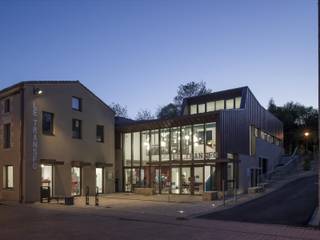 TROISIEME LIEU, Benet (85), Atelier du lieu Atelier du lieu Espaços comerciais Alumínio/Zinco