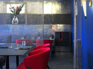 Too Chi Gastrobar, A-Z architects A-Z architects Commercial spaces