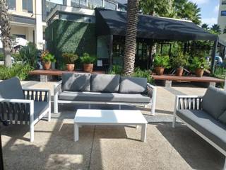 CENTRO COMERCIAL SOTANA PUEBLA MEXICO , SINDO OUTDOOR SINDO OUTDOOR Modern living room Aluminium/Zinc