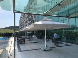 Miracle Istanbul Asia Otel & SPA , Akaydın şemsiye Akaydın şemsiye Moderner Balkon, Veranda & Terrasse Aluminium/Zink Weiß