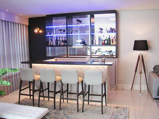 Lounge bar integrado ao living do apartamento, Panorama Arquitetura & Interiores Panorama Arquitetura & Interiores Eclectic style living room