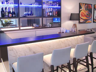 Lounge bar integrado ao living do apartamento, Panorama Arquitetura & Interiores Panorama Arquitetura & Interiores Salas de estilo ecléctico