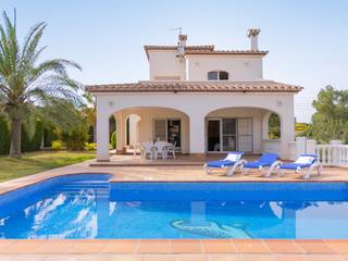 Home Staging en increíble chalet de L’Ampolla, Home Staging Tarragona - Deco Interior Home Staging Tarragona - Deco Interior Piscina in stile mediterraneo