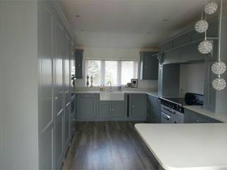 Brooke - a U-shaped Bespoke Kitchen, Classic Kitchens Direct Classic Kitchens Direct Kitchen units Solid Wood Multicolored