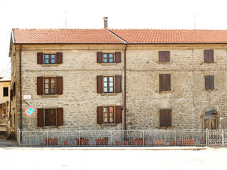 Ristrutturazione antica casa padronale, Studio Architetto Alessandro Barciulli Studio Architetto Alessandro Barciulli Casa di campagna Pietra