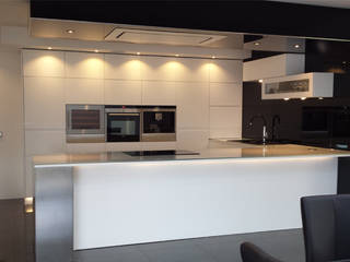 Kitchen in black and white, Comercial Fabrisol Comercial Fabrisol Cocinas modernas