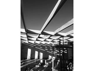 Estrutura de casa em França OGGOstudioarchitects, unipessoal lda Single family home Casa,Pau,França,fase,construção