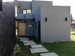 CASA CORTES - DUARTE, IngeniARQ Arquitectura + Ingeniería IngeniARQ Arquitectura + Ingeniería Rumah Modern