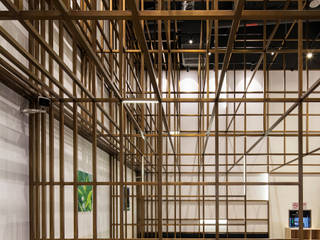 「格子」, 株式会社KAMITOPEN一級建築士事務所 株式会社KAMITOPEN一級建築士事務所 พื้นที่เชิงพาณิชย์ ไม้ Wood effect