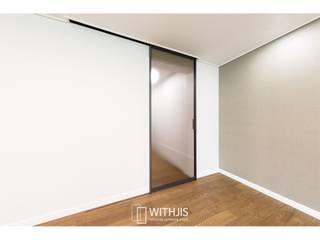 드레스룸 슬라이딩도어 원슬라이딩도어 슬림중문, WITHJIS(위드지스) WITHJIS(위드지스) Glass doors Aluminium/Zinc Black