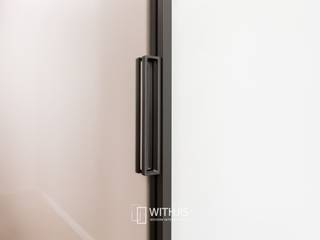 드레스룸 슬라이딩도어 원슬라이딩도어 슬림중문, WITHJIS(위드지스) WITHJIS(위드지스) Glass doors Aluminium/Zinc Black