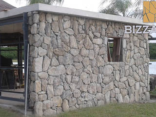 Revestimento em pedra, Bizzarri Pedras Bizzarri Pedras Eclectic style garage/shed