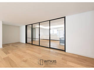 토인인테리어 거실중문 슬림슬라이딩도어 슬라이딩도어손잡이 , WITHJIS(위드지스) WITHJIS(위드지스) Modern living room Aluminium/Zinc Black