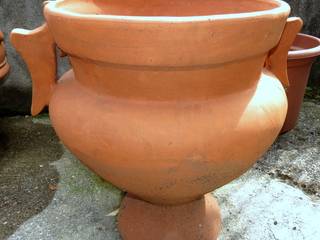 La nostra vetrina: Anfore e Orci in Terracotta, Tonazzo Srl Tonazzo Srl Classic style garden