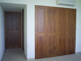 Closets de Madera, Acabados finos y Elegantes , Maderaje Arquitectónico, S. A. de C.V. Maderaje Arquitectónico, S. A. de C.V. 모던스타일 드레싱 룸