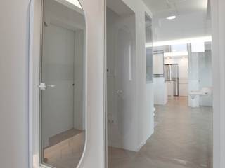 Corredores e halls de entrada  por 홍예디자인