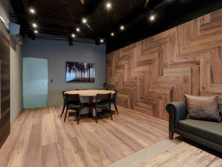 SHOWROOM PISOS CREATIVOS, ELIZABETH BACA ELIZABETH BACA พื้นที่เชิงพาณิชย์ ไม้ Wood effect