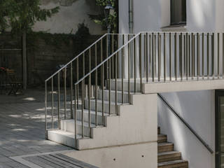 Evangelical Free Church Congregation Kreuzberg , JAN RÖSLER ARCHITEKTEN JAN RÖSLER ARCHITEKTEN Treppe Beton