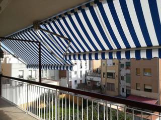 Toldos para tu terraza o jardín en Barcelona, TOLDOS CLOT, S.L. TOLDOS CLOT, S.L. Janelas e portas mediterrânicas