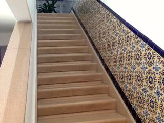 Departamento estilo Colonial Californiano en Newton en Polanco: Escaleras de estilo  por Bienes Raices Gaia