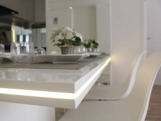 Apartemen Landmark II - Tipe 2 Bedroom (Design I), POWL Studio POWL Studio Comedores de estilo minimalista